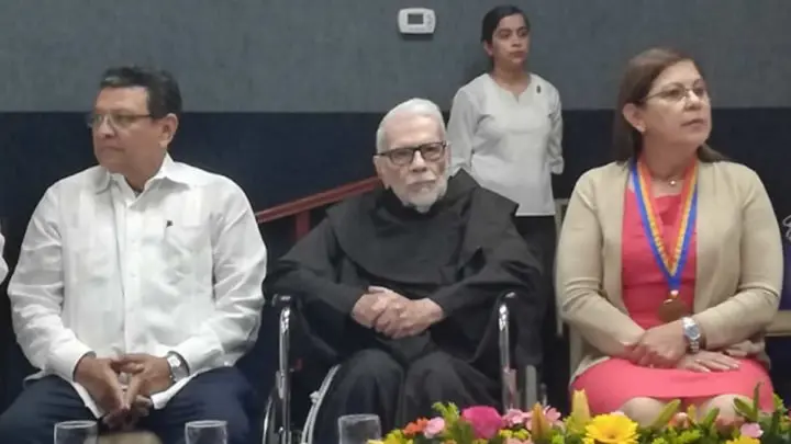 UNAN Doctor Honoris Padre