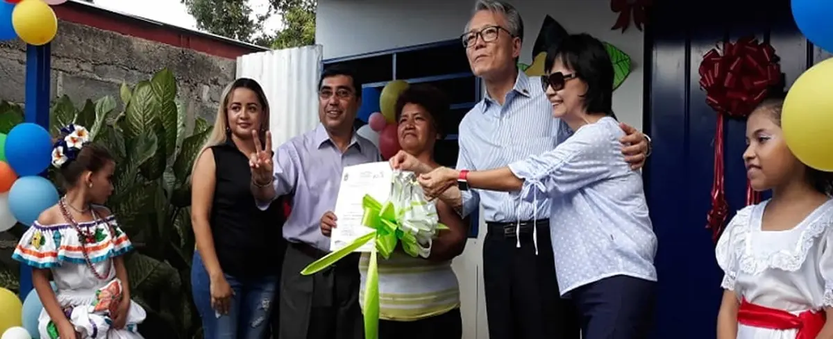 Entregan la Vivienda Digna número 178 en el Distrito VII en Managua