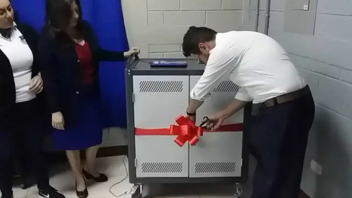 Entregan Aulas Digitales a estudiantes de Jinotega