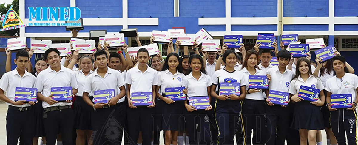 Entregan aulas tecnológicas a estudiantes de Jinotega