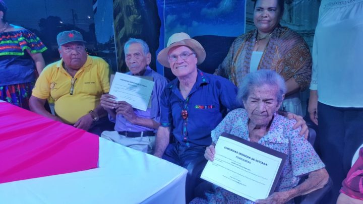 Familias de Sutiaba celebran con un carnaval cultural la Resistencia Indígena