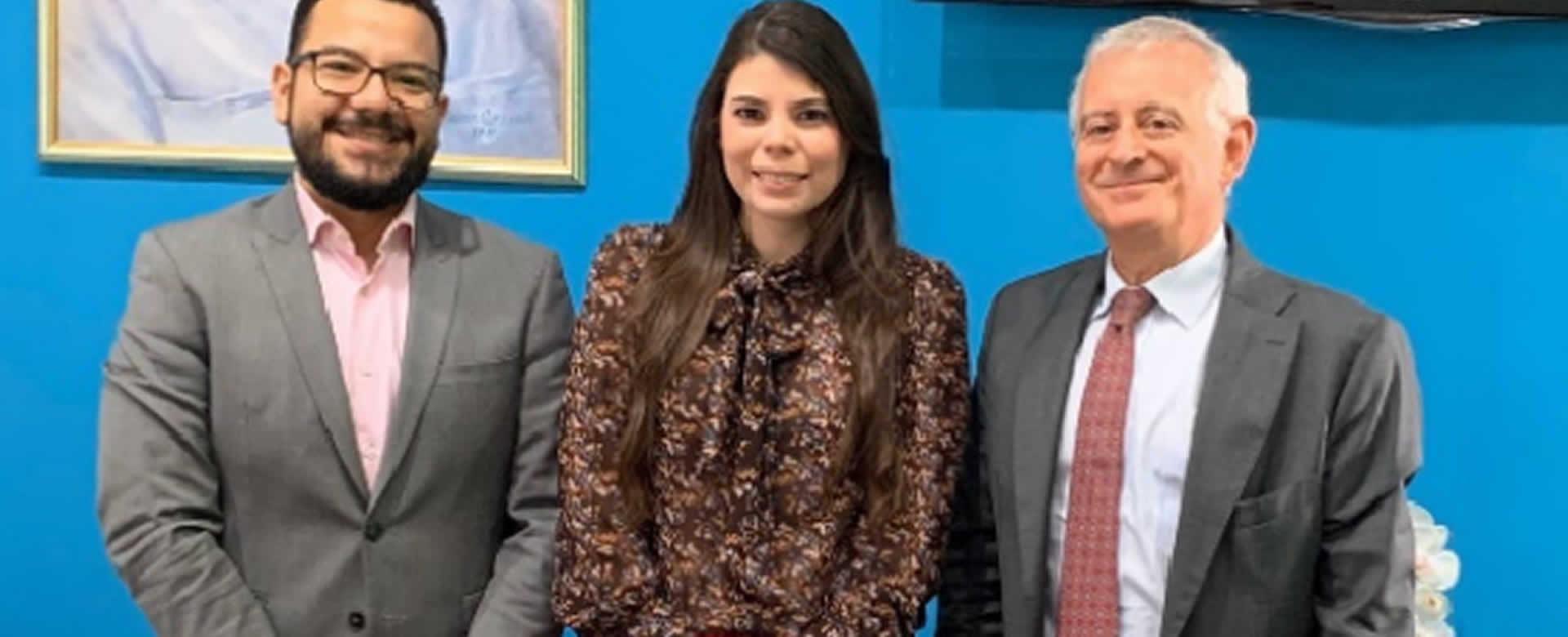 Embajador de Italia conoce el modelo de Economía Creativa del país