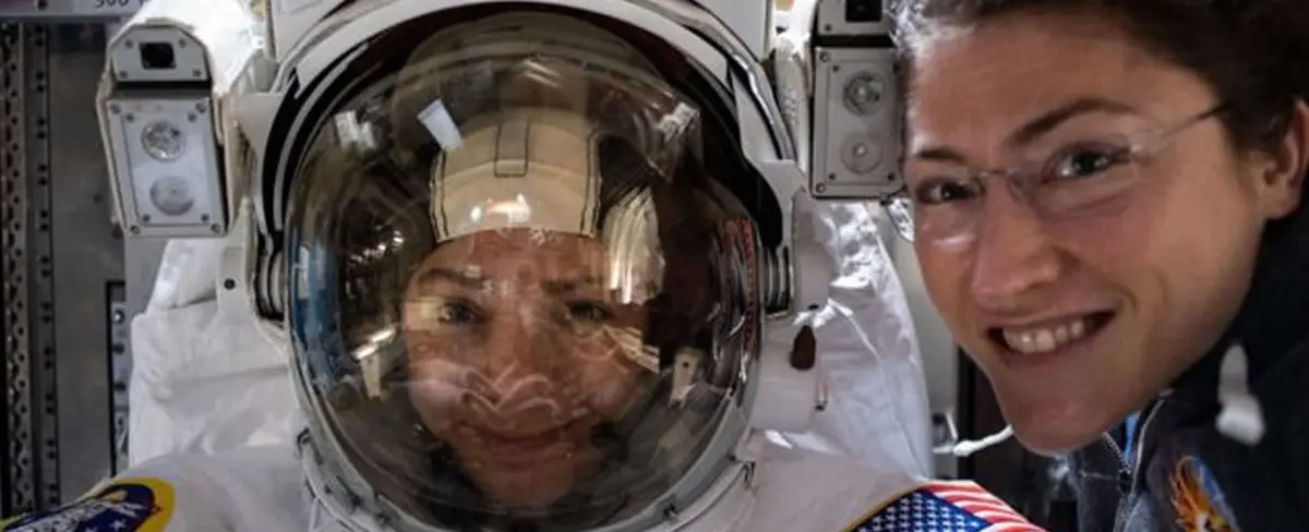 Por primera vez, dos mujeres realizan caminata espacial