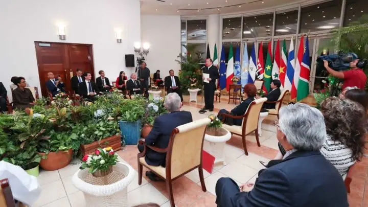 presidente daniel cartas embajadores