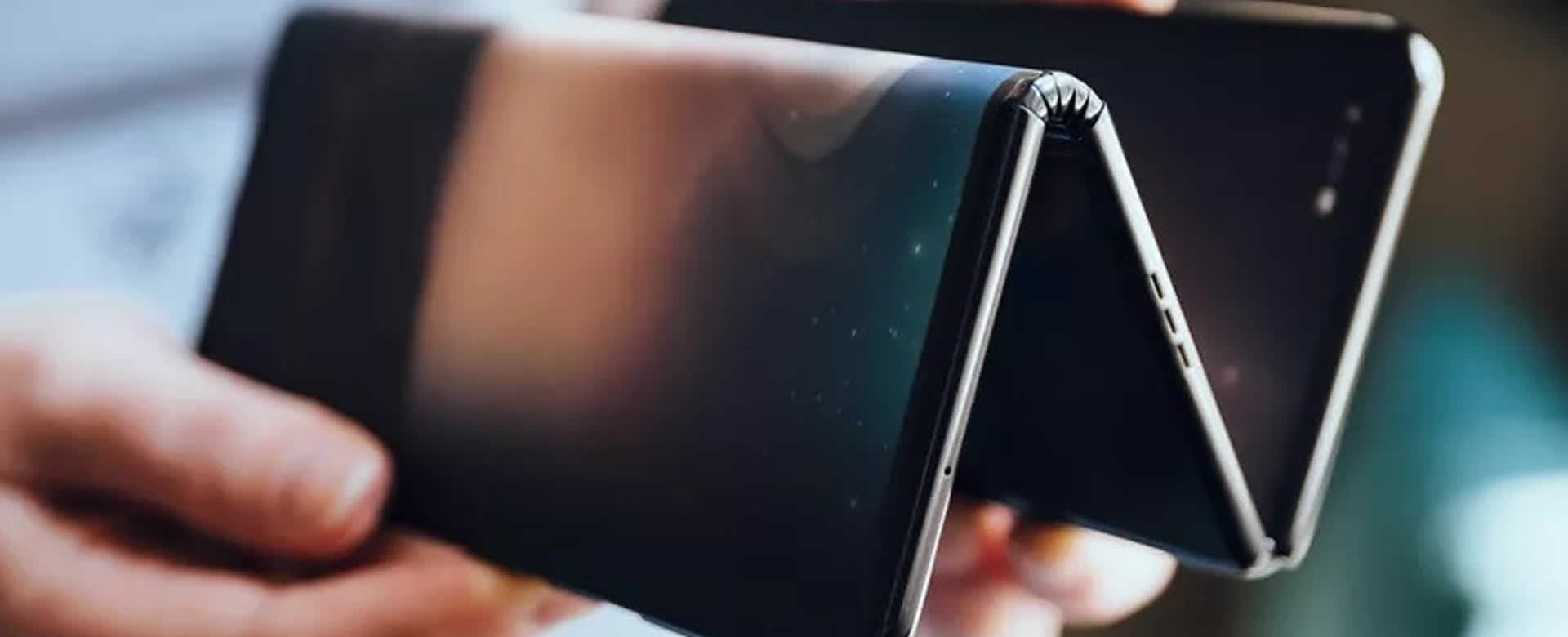 TCL toma la delantera en la creación de teléfonos plegables