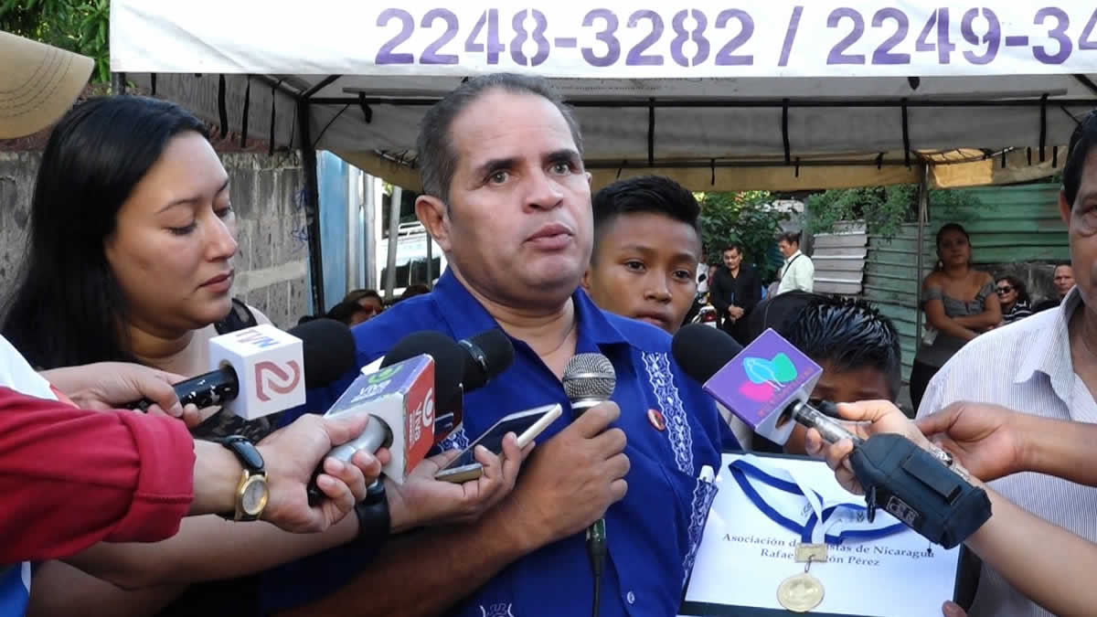 Asociación de Artistas de Nicaragua otorgan Orden Cultural a "La Chola" (Q.E.P.D.)