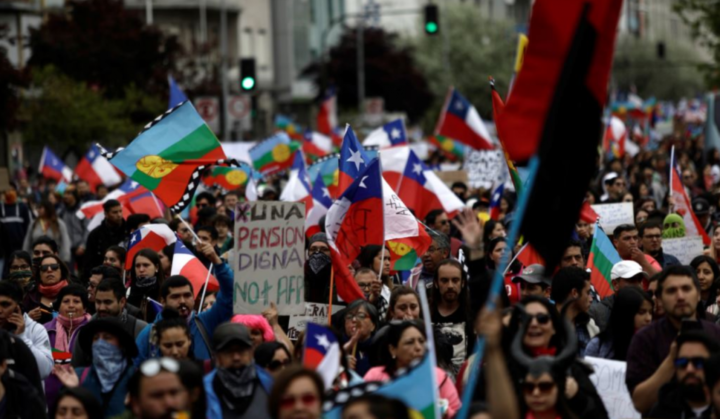 Chile inicia la semana con protestas y marchas contra Sebastián Piñera