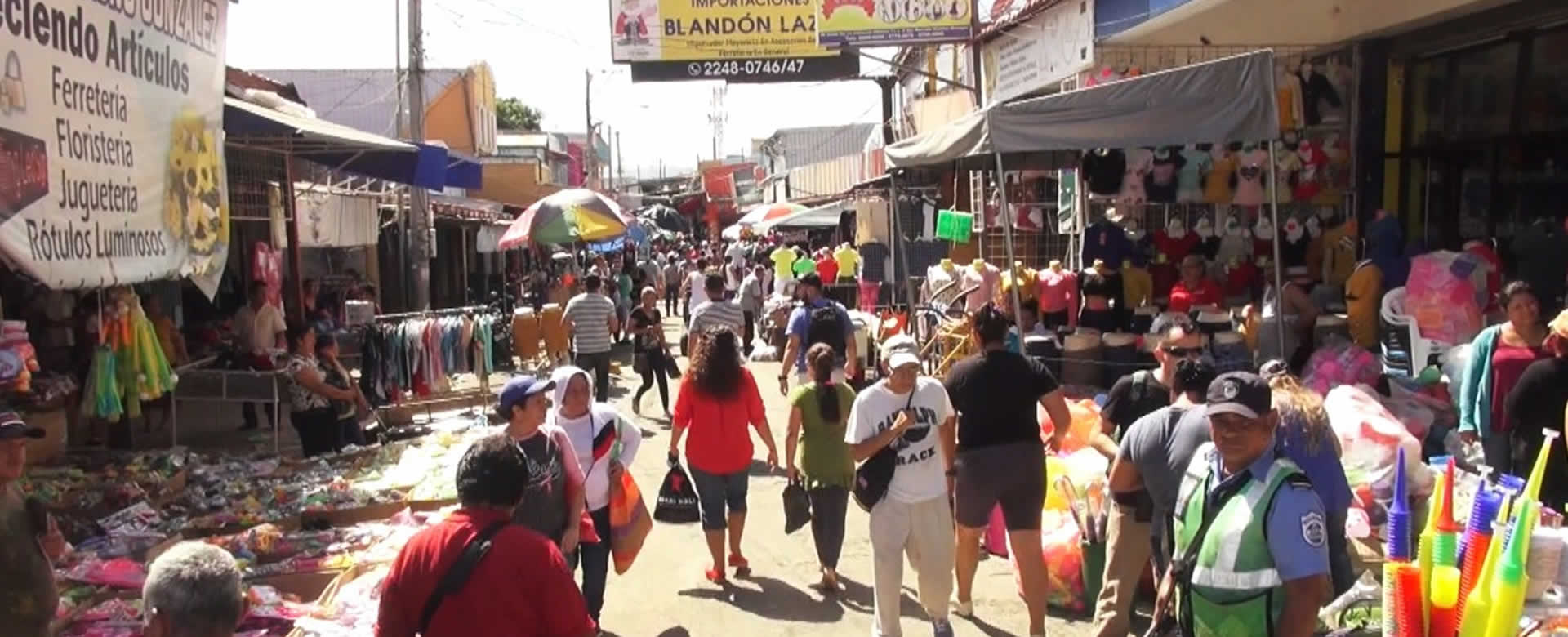 Compradores y comerciantes seguros en el Festival “Black Weekend”
