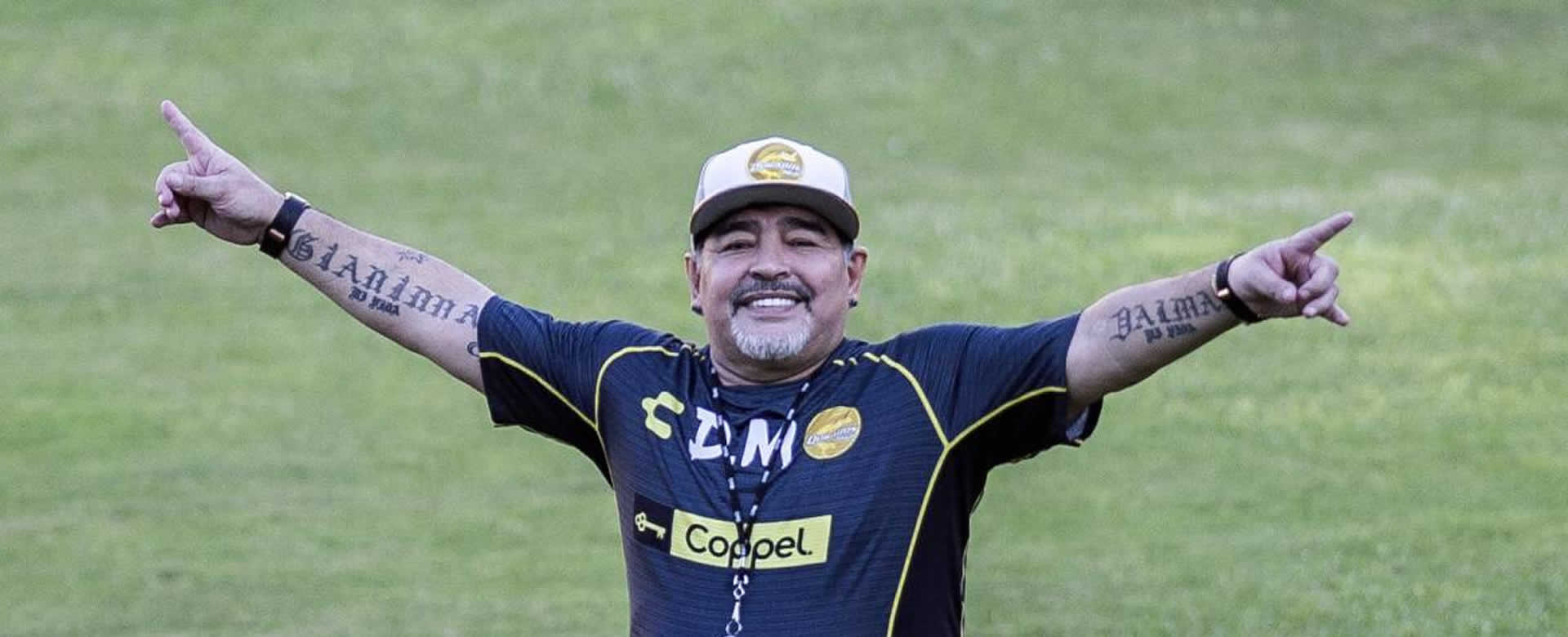 Maradona continuará como Director Técnico de Gimnasia y Esgrima La Plata
