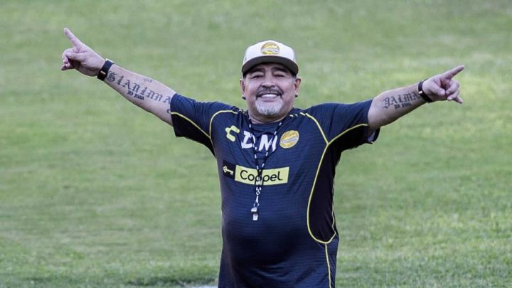 Diego Maradona continuará como Director Técnico de Gimnasia