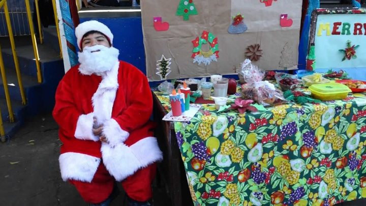 Estudiantes capitalinos celebran el Festival Gastronómico Navideño