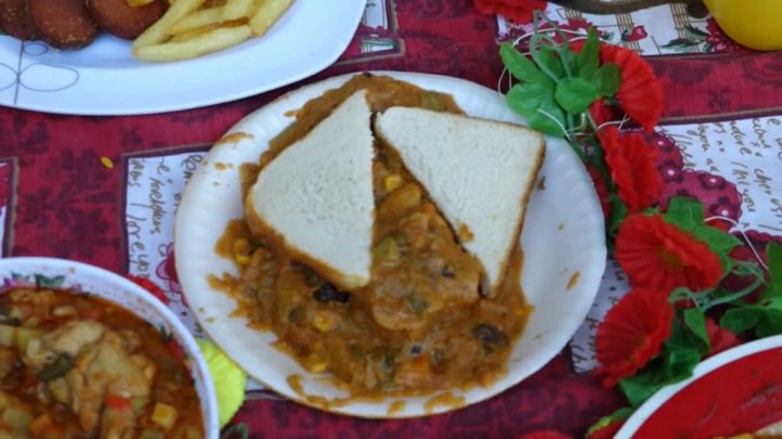 Estudiantes capitalinos celebran el Festival Gastronómico Navideño