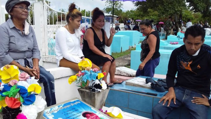 Familias caribeñas difuntos cementerio