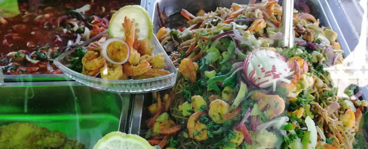 Familias de Managua disfrutan de deliciosos platillos a base de mariscos
