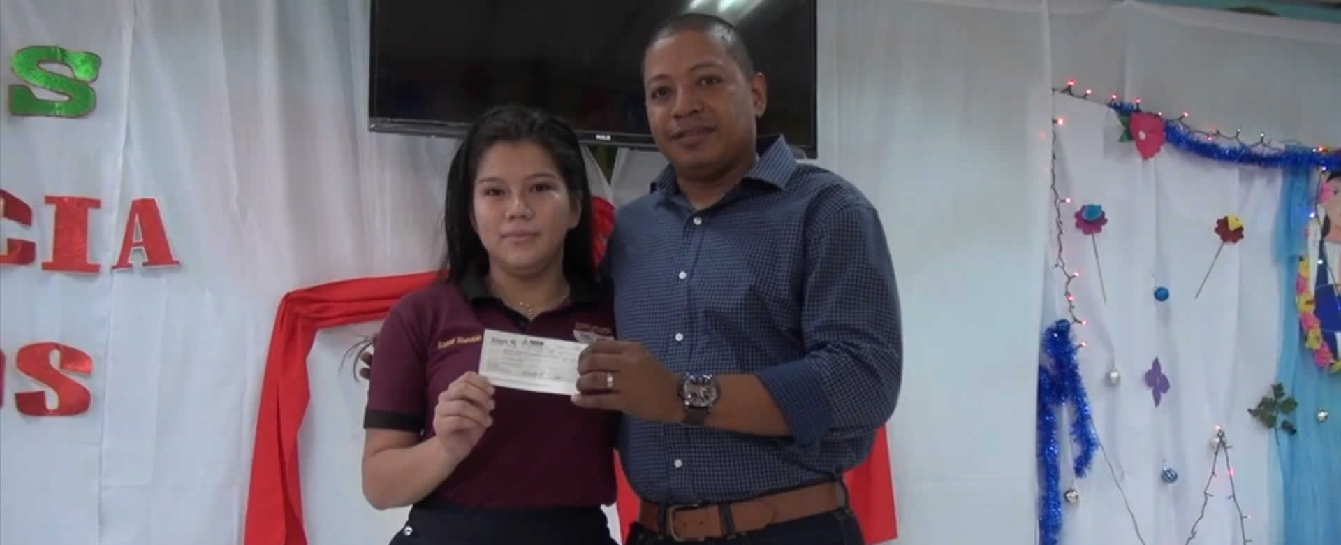 Futuros bachilleres de Bluefields reciben bono de promoción