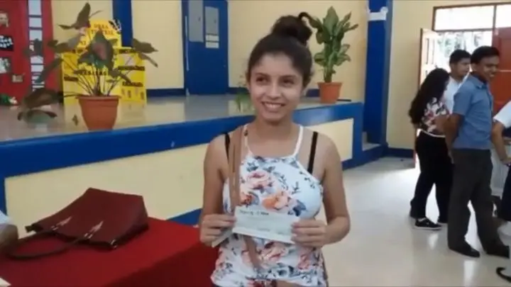 Juigalpa: Estudiantes reciben bono al concluir sus estudios con éxito