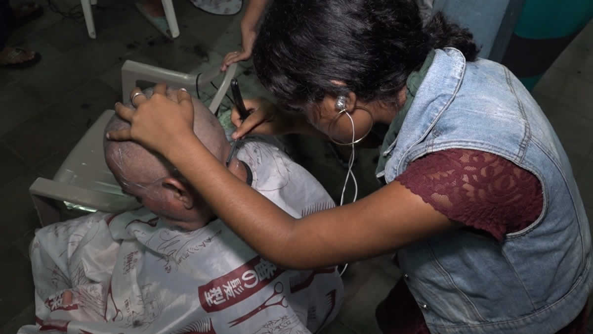 Jóvenes realizan Día de Barbería en barrio Las Torres, Managua