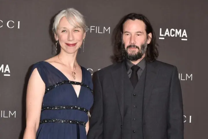 Keanu Reeves ha dejado de estar soltero y presenta su nueva novia