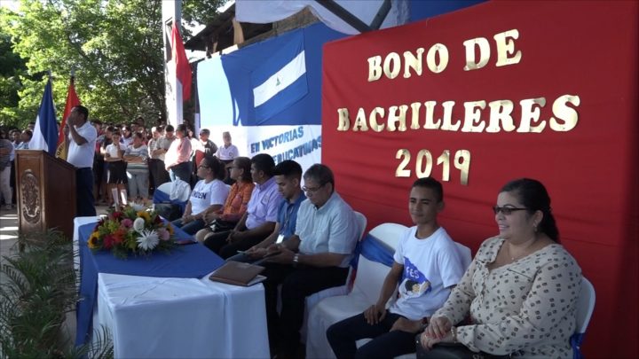 León: Más de 3 mil bachilleres recibieron bono complementario
