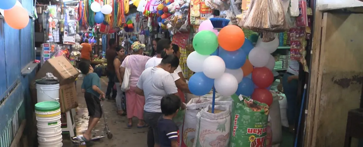 Comerciantes del Mercado Candelaria ofrecen grandes descuentos