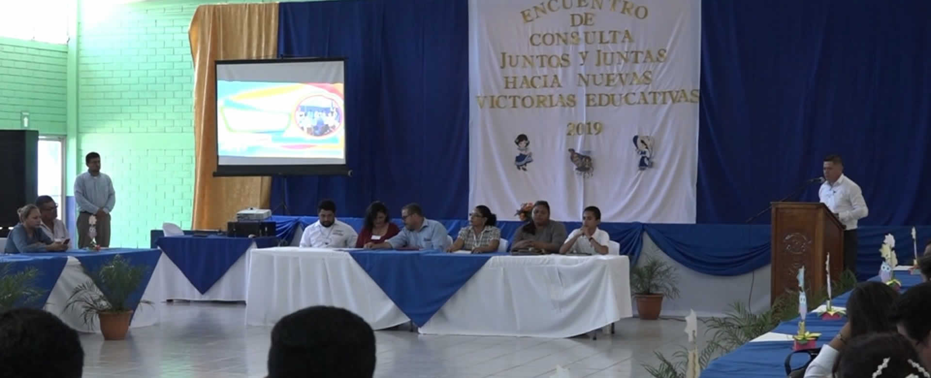 Ministerio de Educación realiza tercera fase del encuentro de consultas en León
