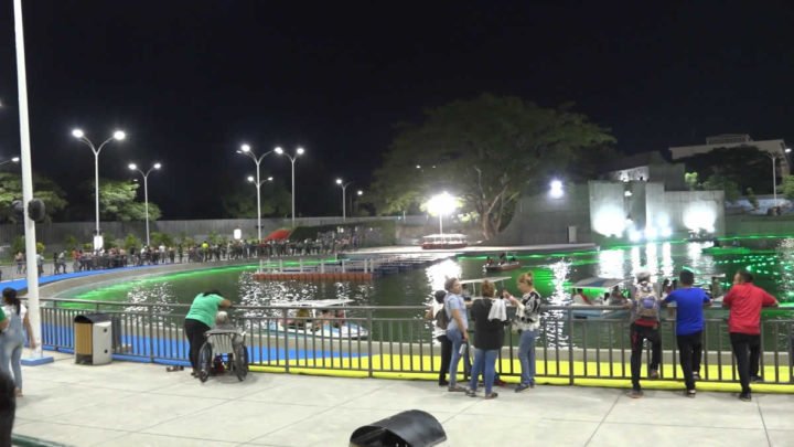 Múltiples juegos de recreación para niños en el Parque Alfonso Velásquez