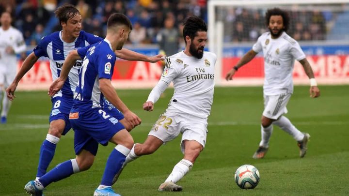 Real Madrid gana al Alavés y va tras la copa de La Liga