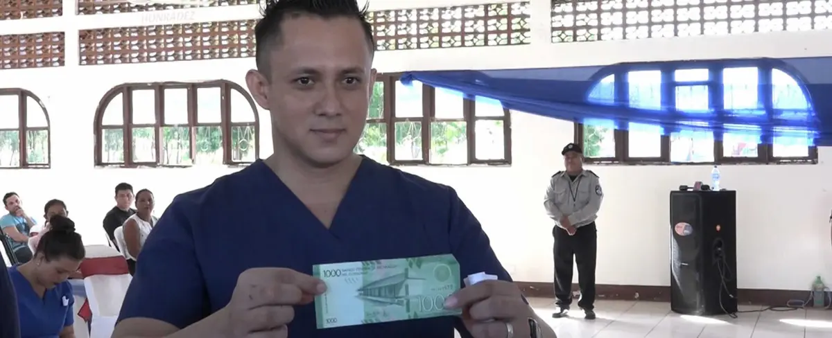Tipitapa: Entregan por primera vez bono de secundaria a reos