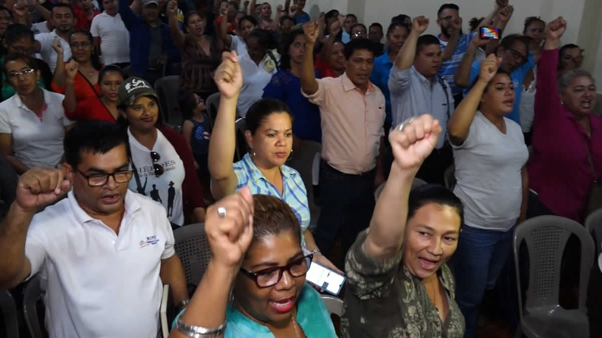 Trabajadores de la Educación rechazan el Golpe de Estado en Bolivia
