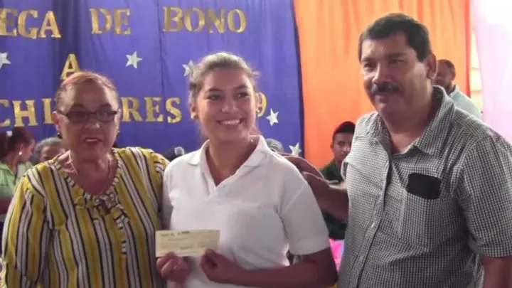 Estudiantes de Boaco reciben bono complementario de bachillerato