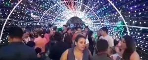 Caraceños disfrutan la víspera de Navidad en los parques