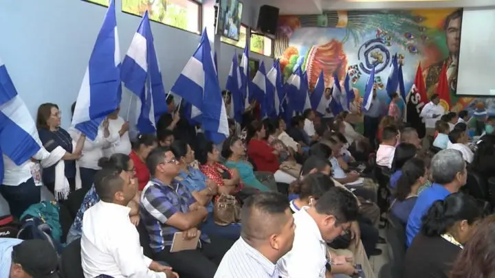 Finaliza Consulta "Juntos hacia nuevas vitorias educativas"
