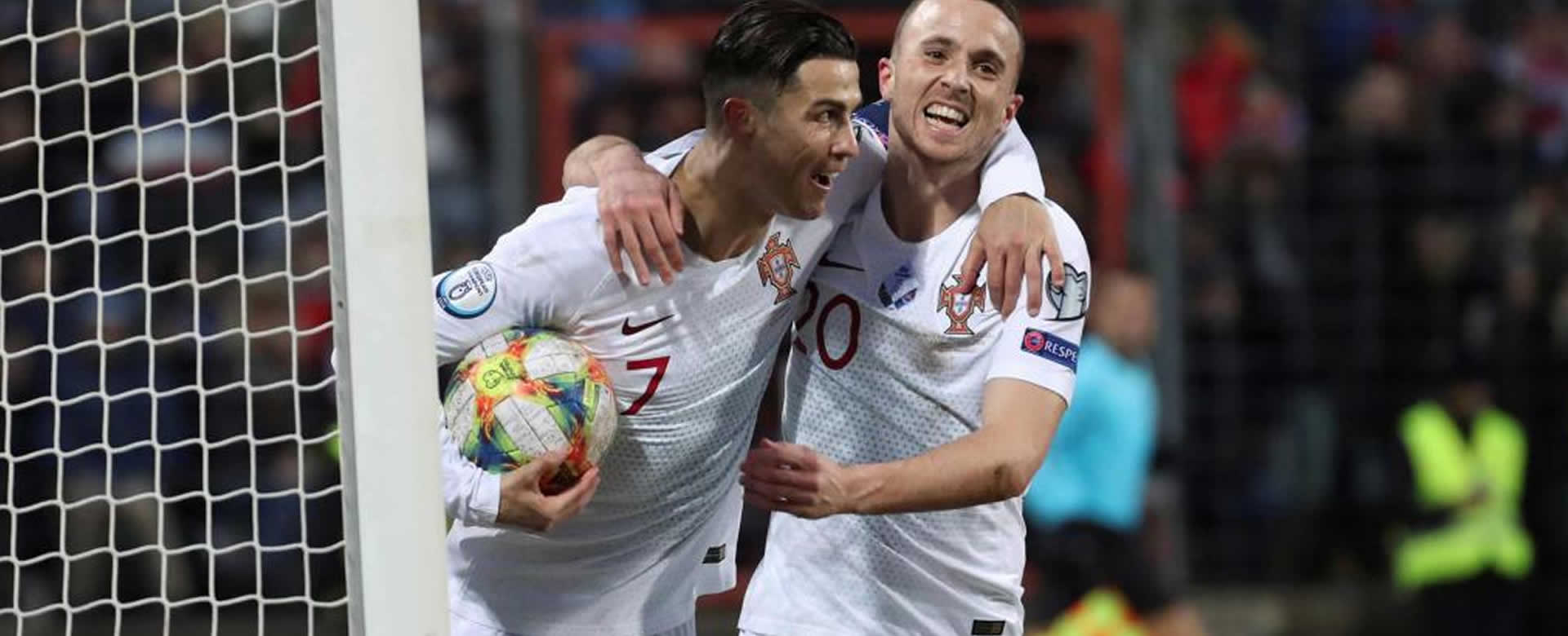 Cristiano Ronaldo suma 99 goles en su récord a nivel internacional