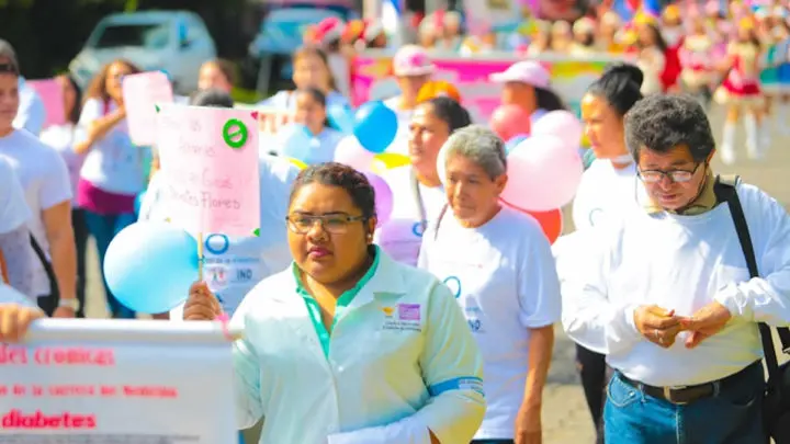 Nicaragüenses realizan caminata en saludo al Día Mundial de la lucha contra