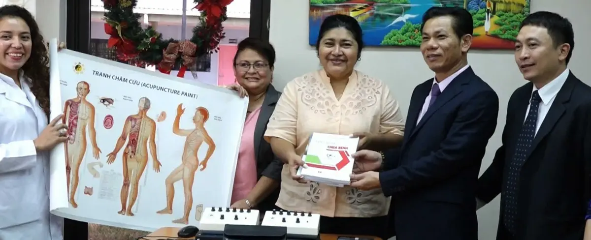 Doctores vietnamitas comparten avances médicos en Nicaragua