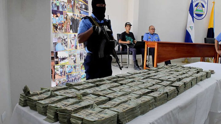 dólares Policía Nacional