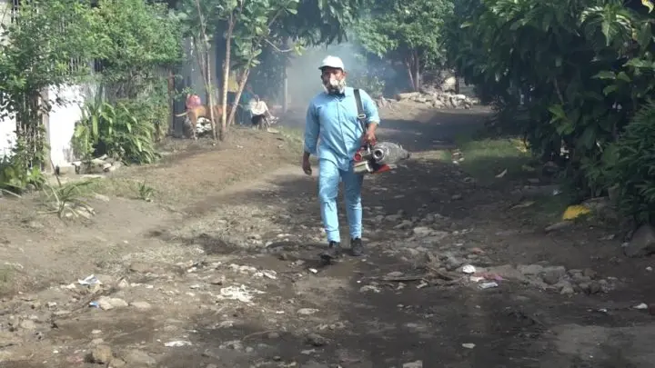 Continúan jornadas de fumigación en barrios capitalinos