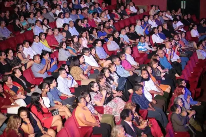 Exitoso tributo a Roberto Carlos en el Teatro Nacional Rubén Darío