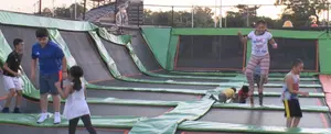 Niños disfrutan de juegos infantiles en el Polideportivo Alexis Argüello