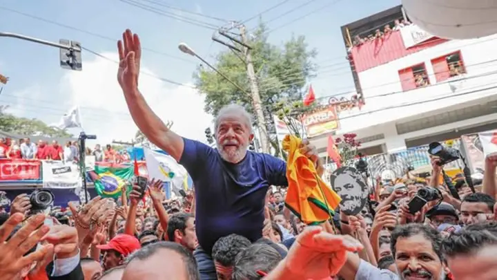 Exigen la inmediata liberación de Lula tras fallo de la corte en Brasil