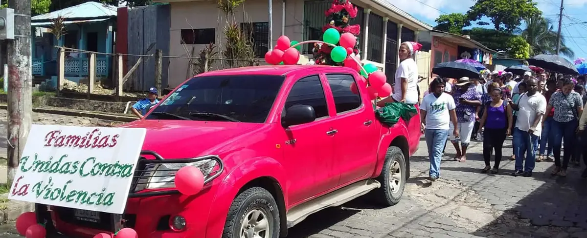 Familias se manifiestan contra la violencia hacia la mujer en Bluefields