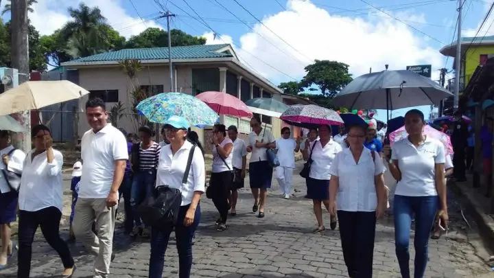 Familias marchan en Bluefields contra de la Violencia hacia la Mujer