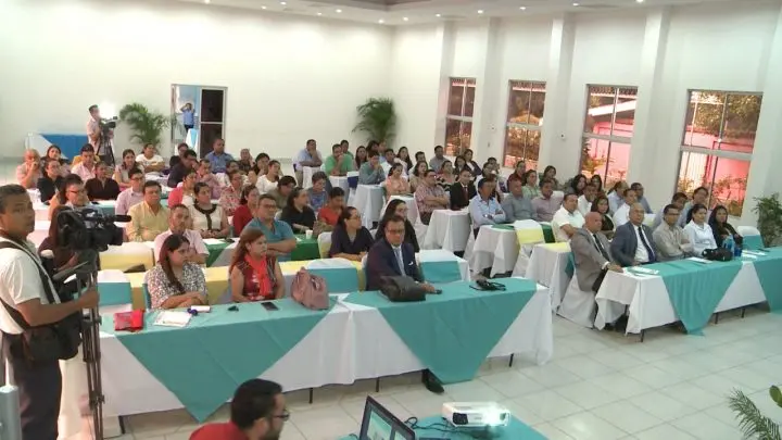 Ministerio de Salud realiza congreso sobre climaterio y menopausia 