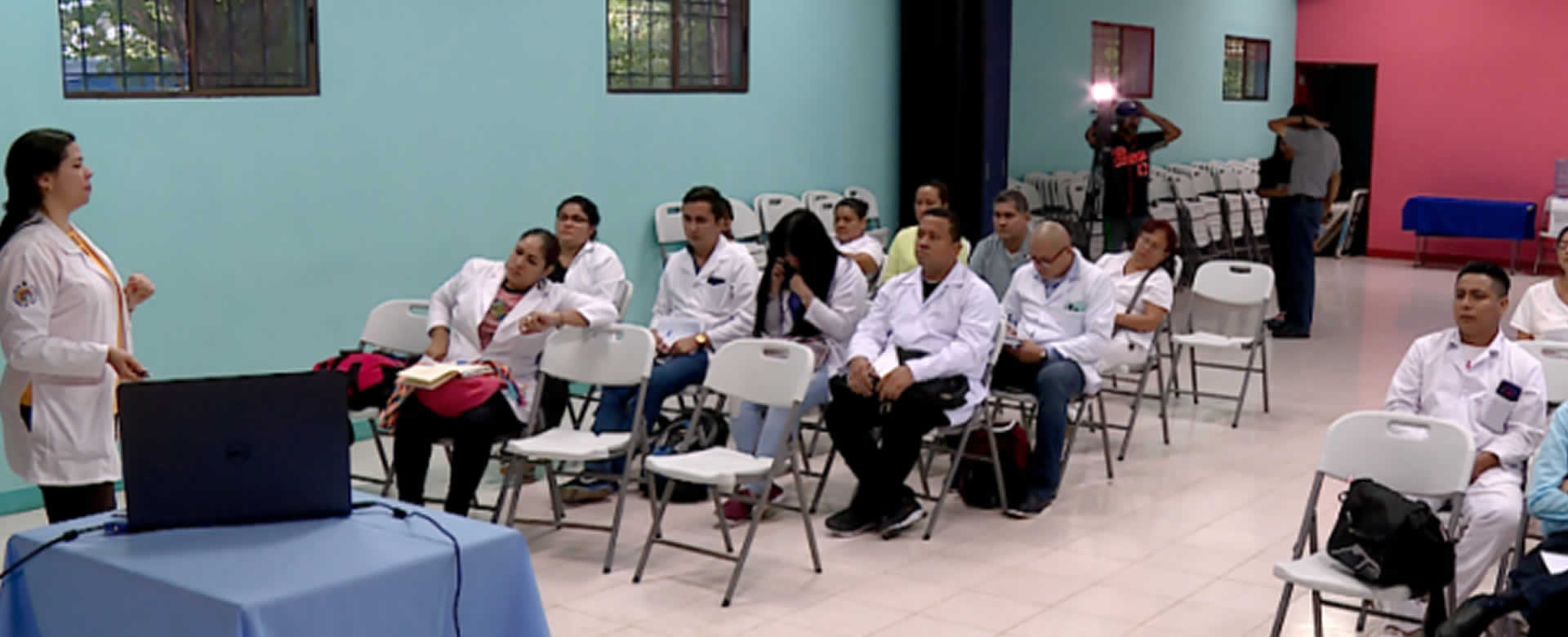 MINSA capacita a médicos para atender complicaciones obstétricas