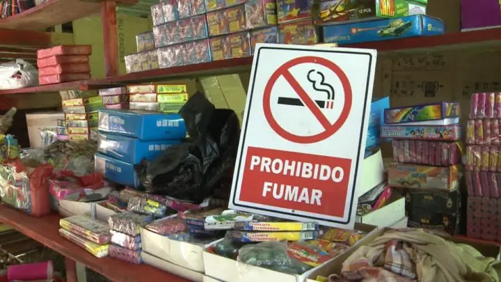 Aperturan puestos de venta de pólvora en la pista al dorado