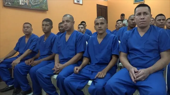 Los reos de Estelí, estudiantes de secundaria, reciben bono de bachiller