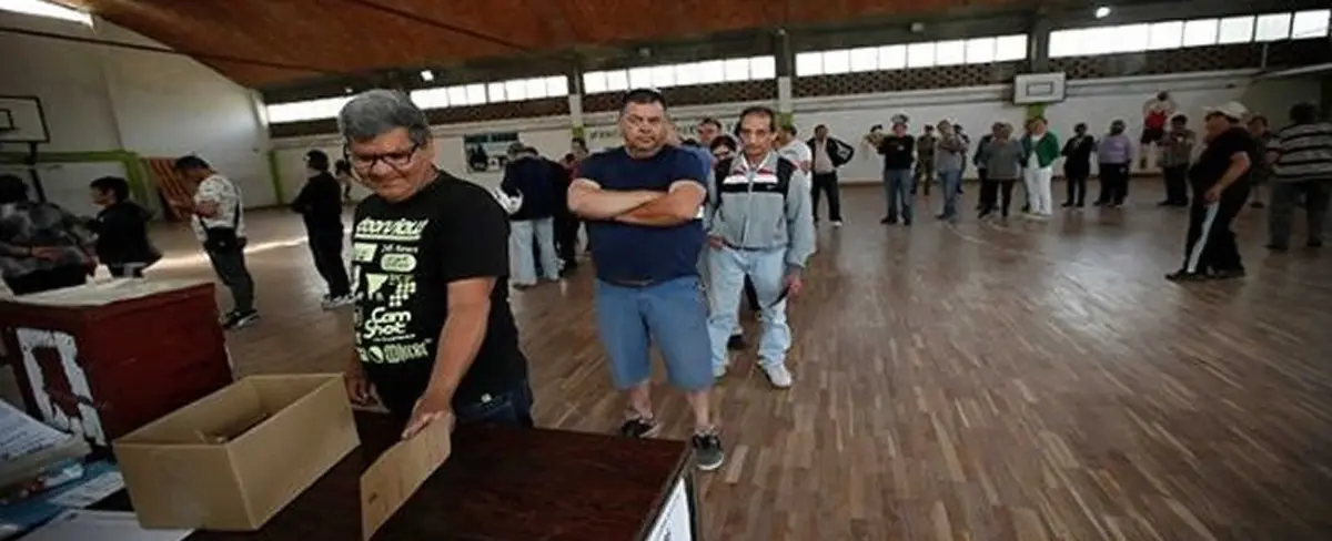 Uruguayos votan en elecciones presidenciales este domingo
