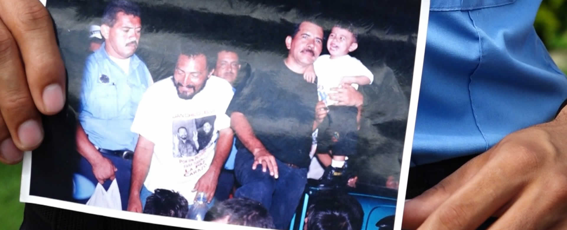 Cargado por el Comandante Daniel a los 2 años e inspirado por su padre ahora sirve a la patria