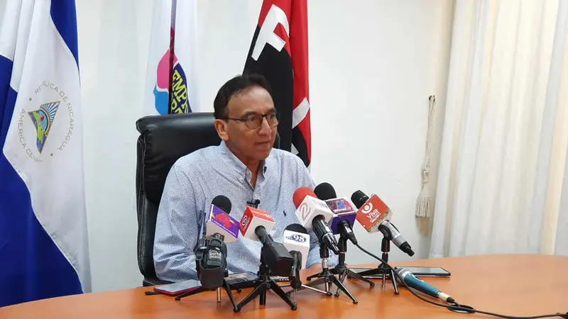 Invierten U$350 mil en la construcción de una barcaza en el Puerto Sandino