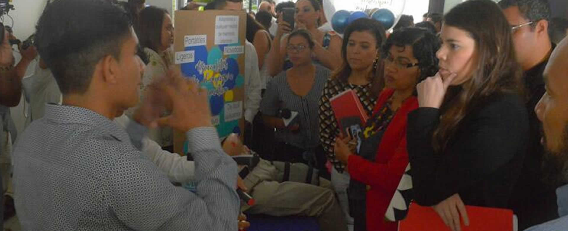 Jóvenes destacan su creatividad e innovación en emprendimientos